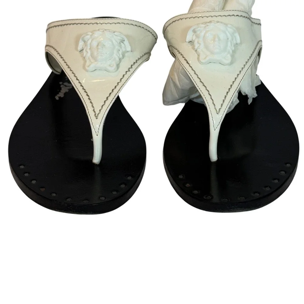 Versace Medusa Head White Patent Leather Thong Sandals Flat Slippers 39.5